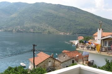 Czarnogóra Privát Lepetane, Zewnątrz